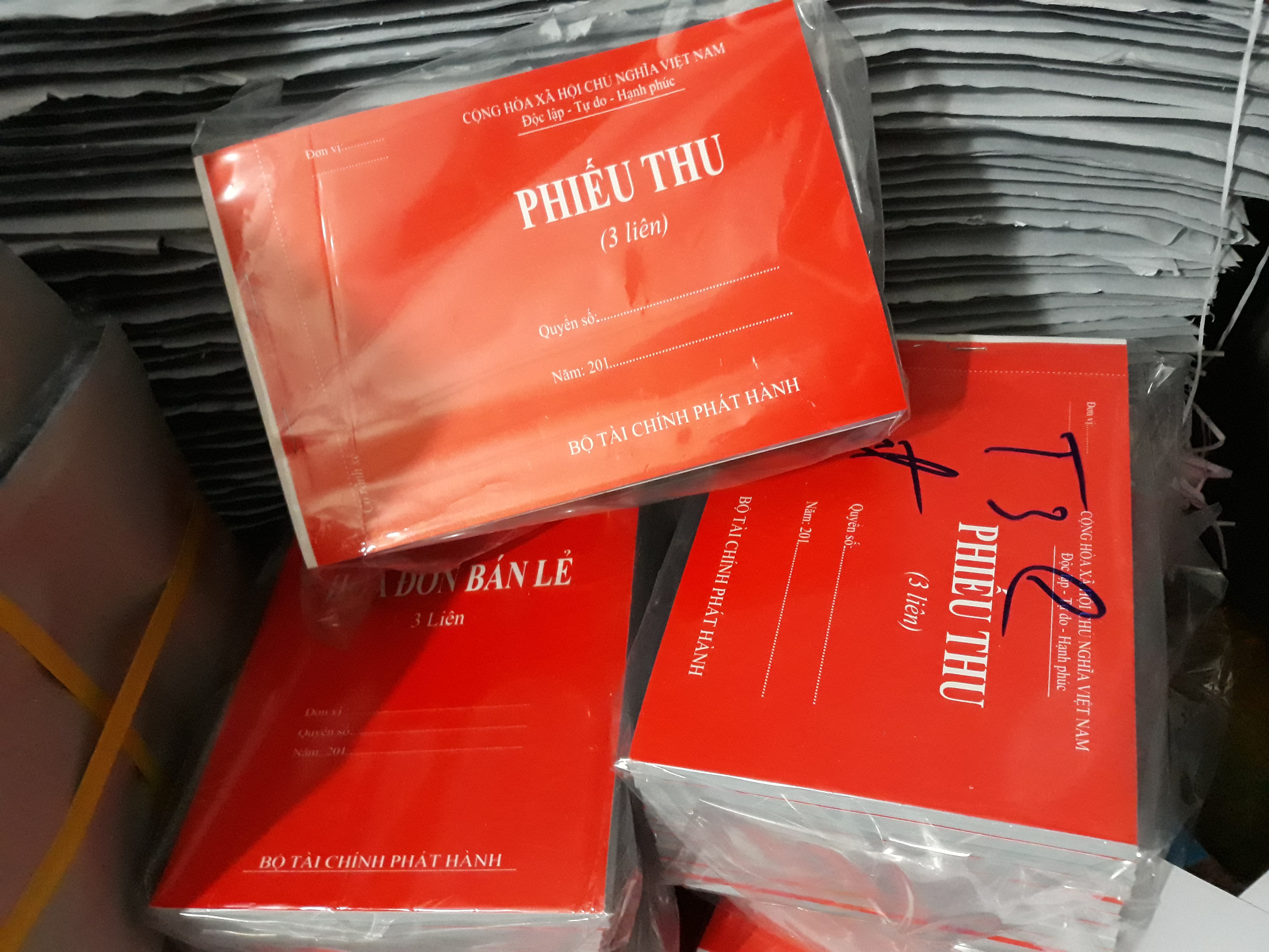 phiếu thu chi các bon A5 2, 3 liên dày 100 trang